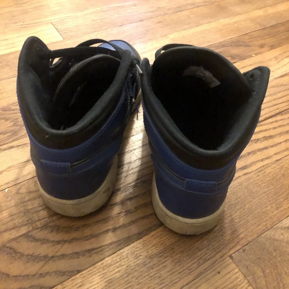 Jordan Kids High-Top Sneakers in Black and Blue